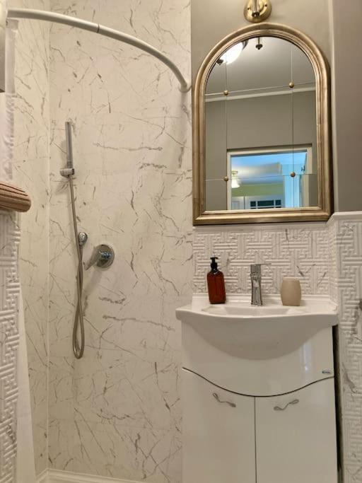 Downtown Studio - Ultra Central With Park View Bucarest Extérieur photo
