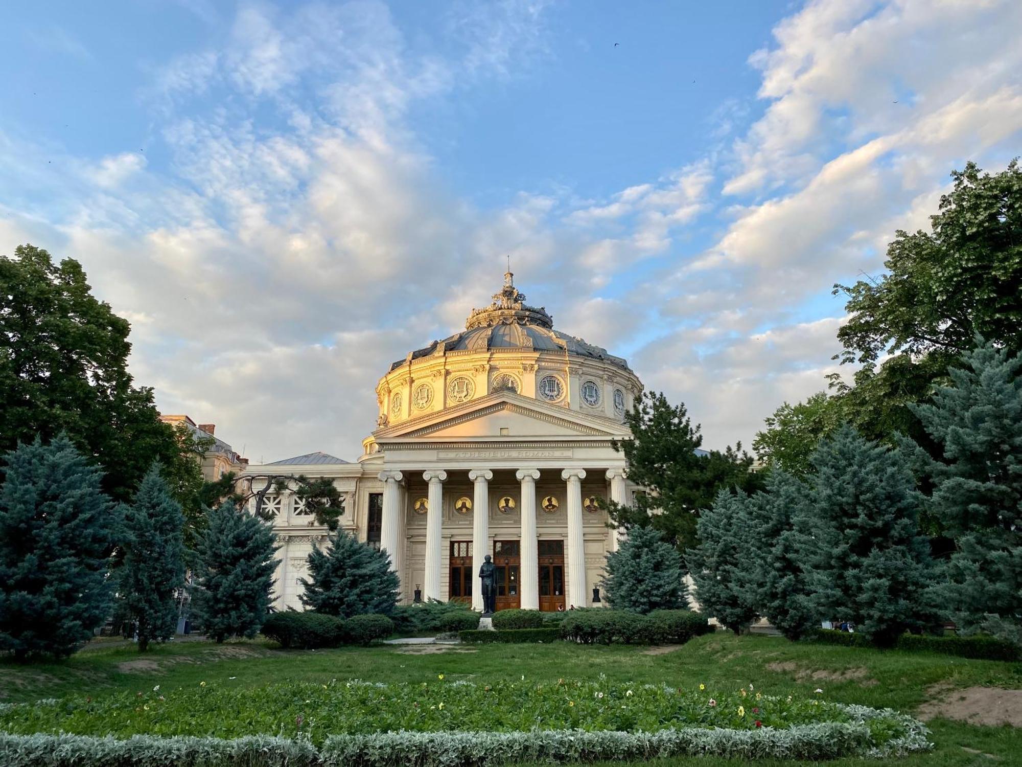 Downtown Studio - Ultra Central With Park View Bucarest Extérieur photo